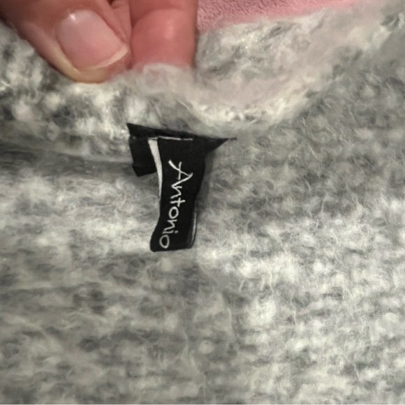 Antonio super fluffy grey plaid scarf - Picture 4 of 5